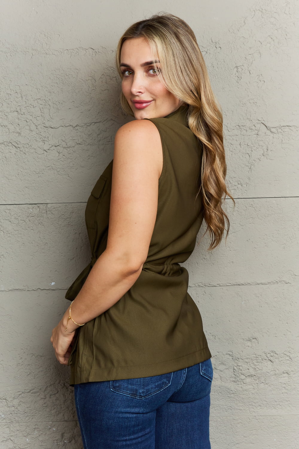 Light Sleeveless Collared Button Down Top