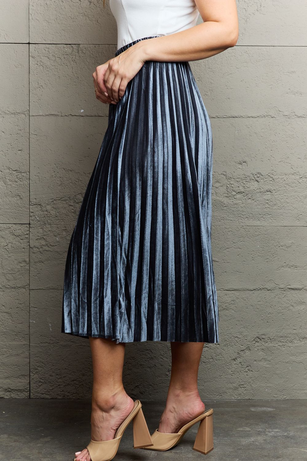 Accordion Flowy Midi Skirt