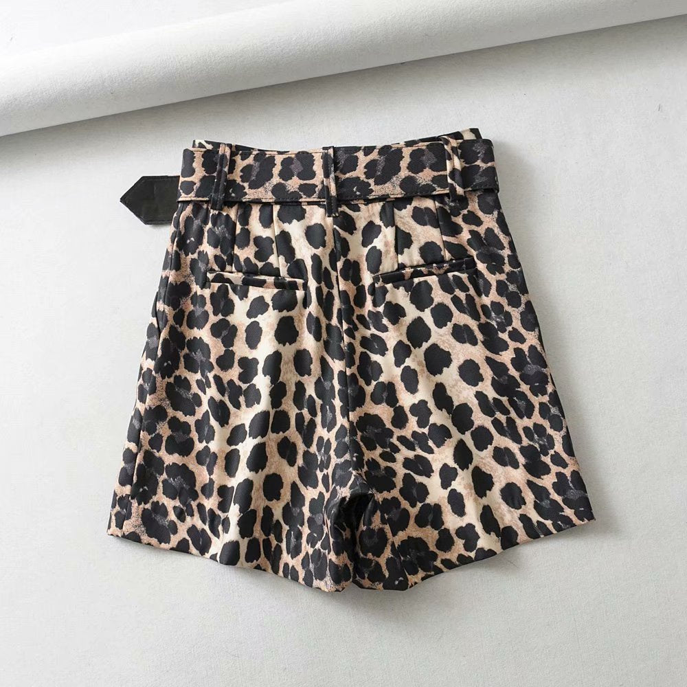 Leopard print wide-leg shorts