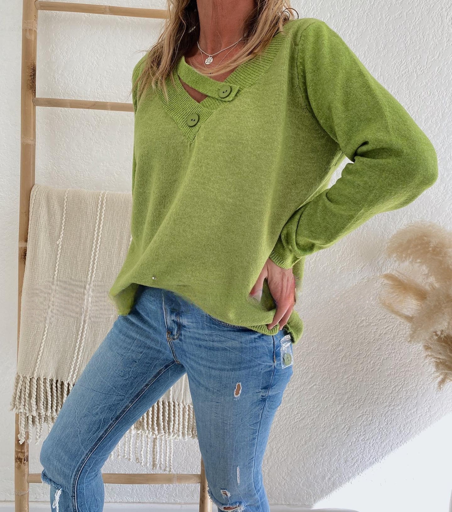 V-neck Diagonal Buckle Sweater